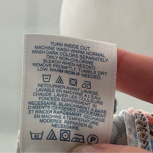 Lands end womens top size S/P 6-8 multicolored diamond tribal print v-neck - Picture 10 of 11